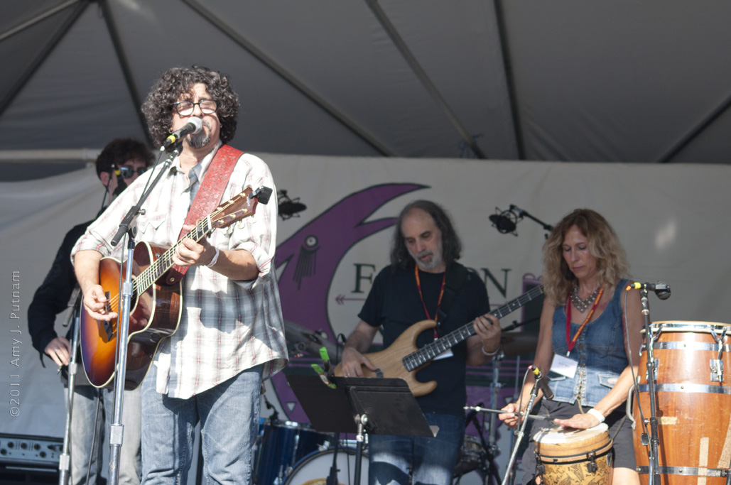 Dan Navarro, with Eric Lee, Mark Dann, Annie Wenz. Falcon Ridge Folk Festival 2011